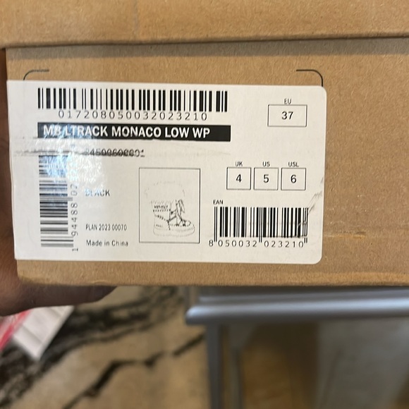 BRAND NEW WOMENS BLACK MOON BOOTS WITH BROWN FUR SIZE 37 .NEVER WORN ! - Picture 5 of 5